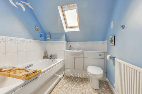 2nd Floor Bathroo...