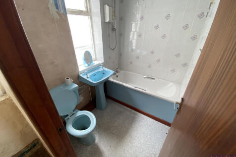 Droma Bathroom