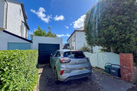 Detached garage