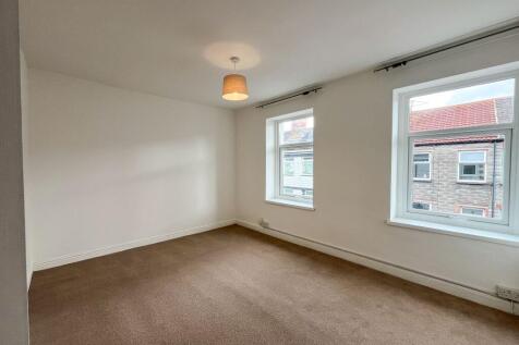 Bedroom 1 (First Floor Front)