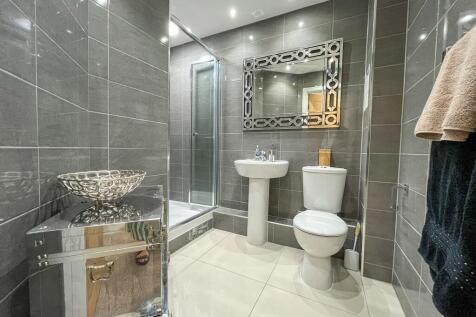 En Suite Shower Room from Main Bedroom