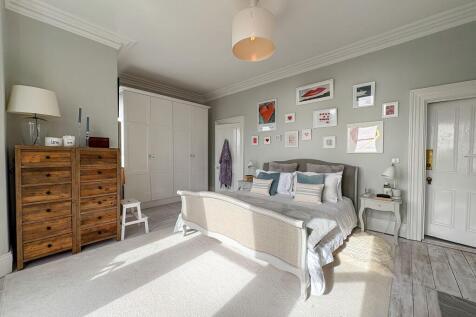Primary Bedroom (First Floor Front)
