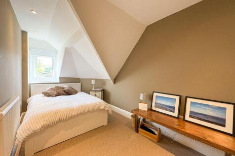 Second Floor Middle Bedroom