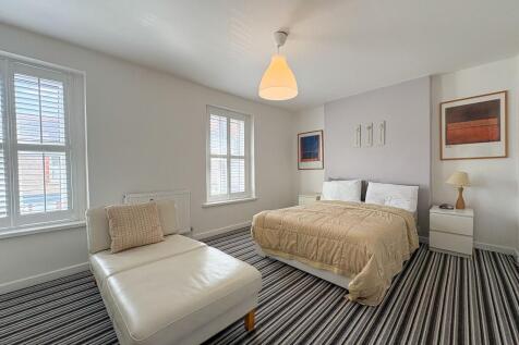 Main Bedroom 