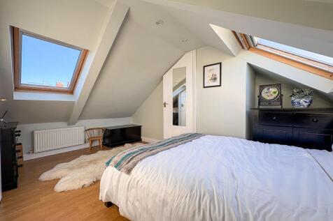 Loft Bedroom with En Suite