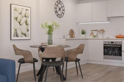pullman kitchen / dining