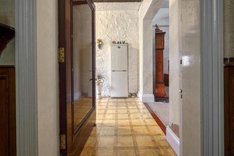 Bryn Hall, Bryn Gates Lane, Bamfurlong-17.jpg