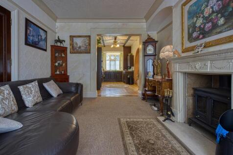 Bryn Hall, Bryn Gates Lane, Bamfurlong-20.jpg