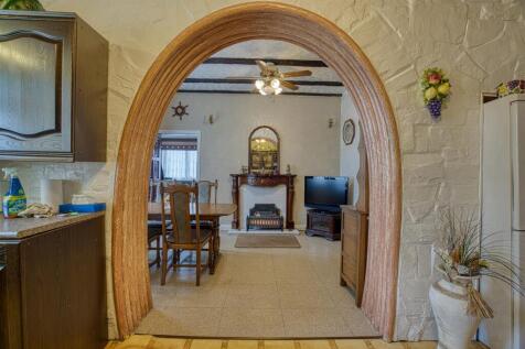 Bryn Hall, Bryn Gates Lane, Bamfurlong-26.jpg