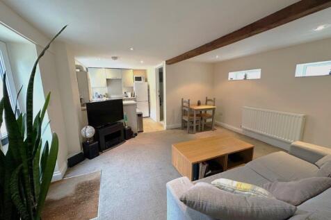 Sitting/dining room