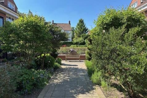 Communal gardens