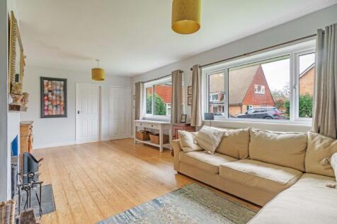 Sitting/dining room