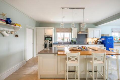 Kitchen/breakfast rm