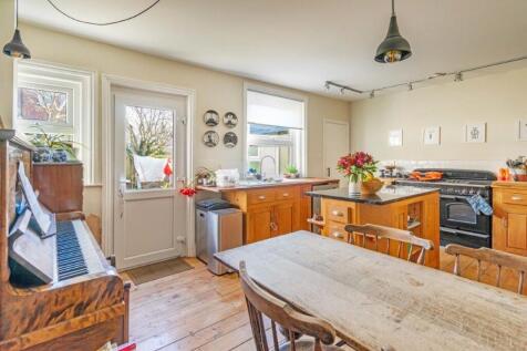 Kitchen/Dining Rm