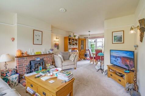 Sitting/dining room