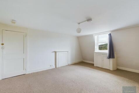 F5 Bedroom.jpg
