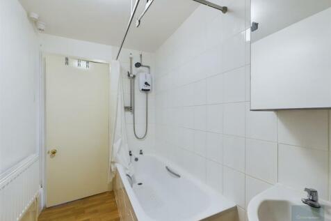 F3 Bathroom.jpg