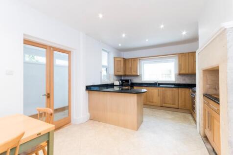 5 Chaucer Road - 14.