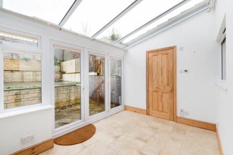 5 Chaucer Road - 17.
