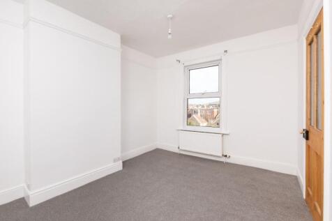 15 Ringwood Road, Ba