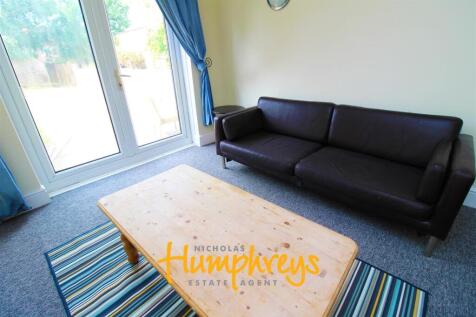 Lounge2.jpg