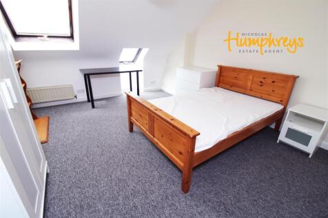 Bedroom 4a.jpg