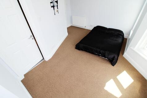 Master bedroom a2.JPG