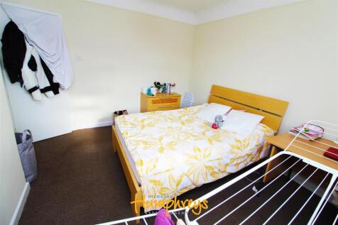 Bed 1.jpg