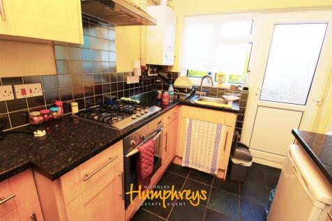 Kitchen 2.jpg