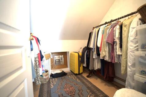 walk-in wardrobe