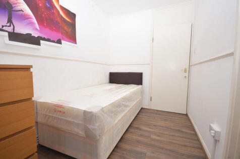 1 Bedroom In Shared Flat to Rent