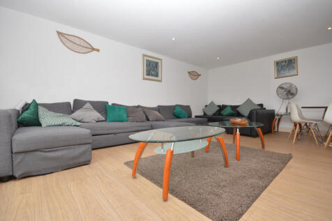 3 Double Bedroom Apartment to Rent