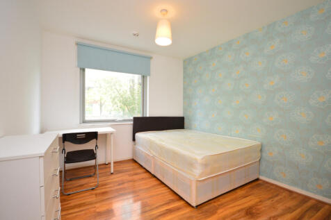 Double Room to Rent in Shared Flat