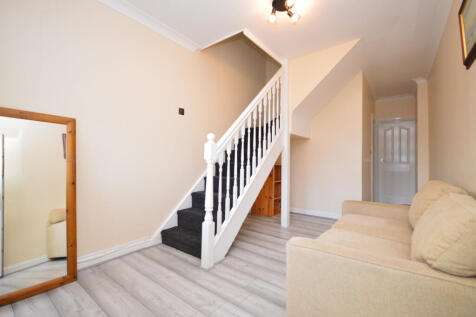 2 Bedroom Semi-detached House to Rent