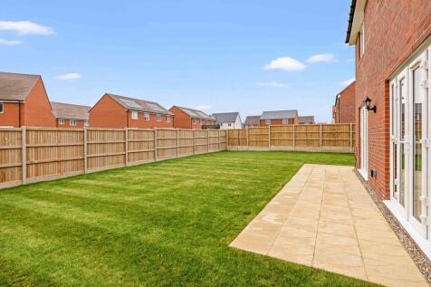 Spacious garden perfect for entertaining and making the most of the warmer weather