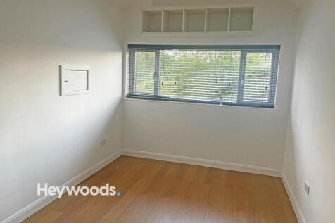 bottom-bedroom