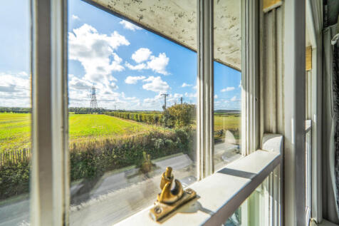 1356154-22-68dba1...