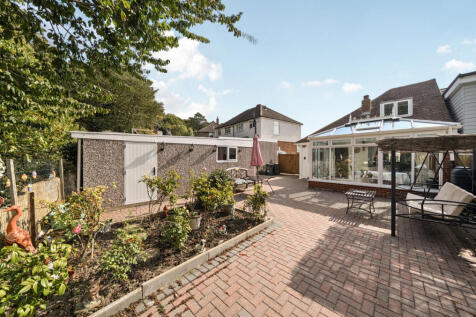 1361523-8-68da75c...