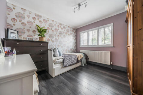 1383270-3-691f137...