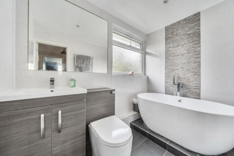 1383920-9-691f3bc...