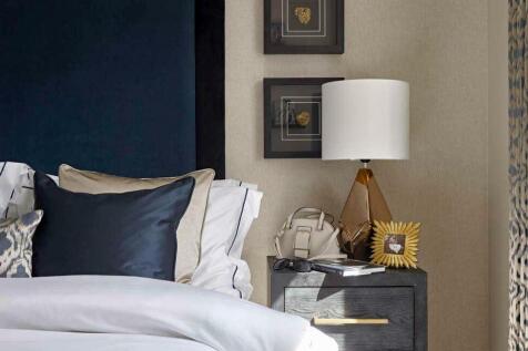 bedroom 1.JPG