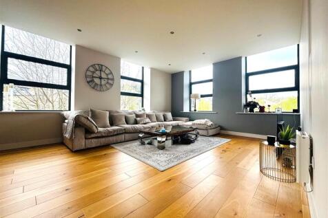 Living room 2.jpeg