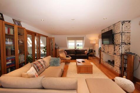 Upper Lounge