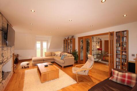 Upper Lounge
