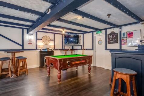 Public bar