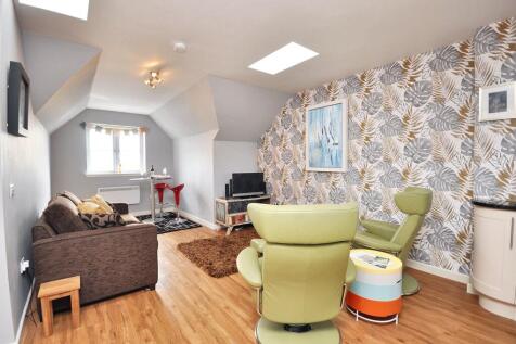 Dining Kitchen/ Lounge