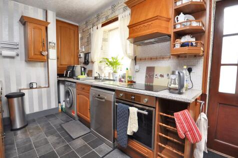Kitchen/ Dining Area