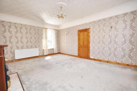 Upper lounge