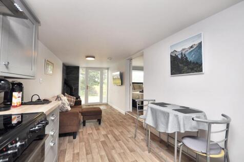 Lounge/ Dining Kitchen