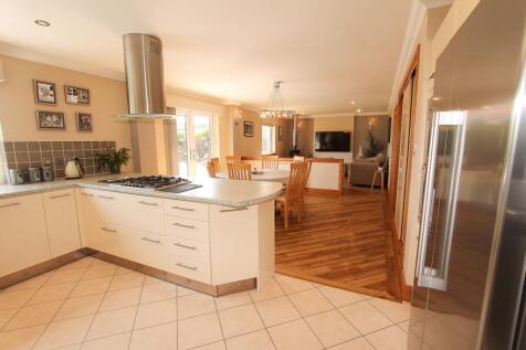 &#39;Dining&#39; Kitchen